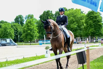 Anja Plönzke mit Tannenhof's Fahrenheit bei der Dressurprüfung Klasse S*** in Ludwigsburg 2022